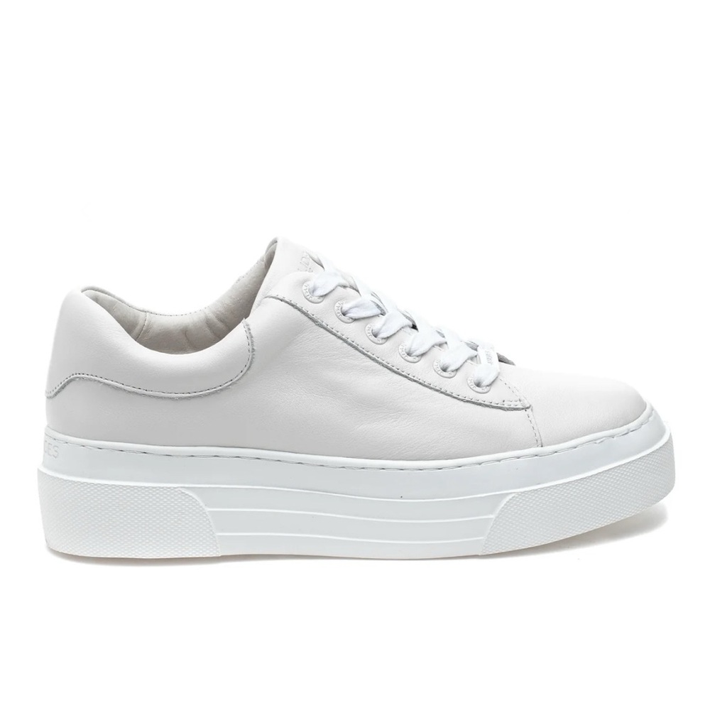 NWT J/SLIDES AMANDA PATENT Leather White Sneaker